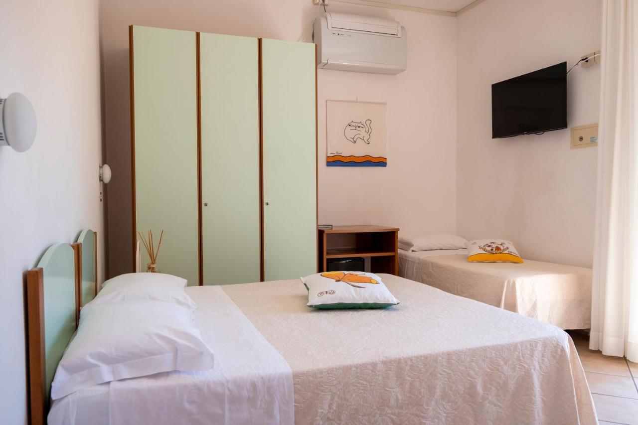 Hotel Orsa Maggiore Milano Marittima Bagian luar foto