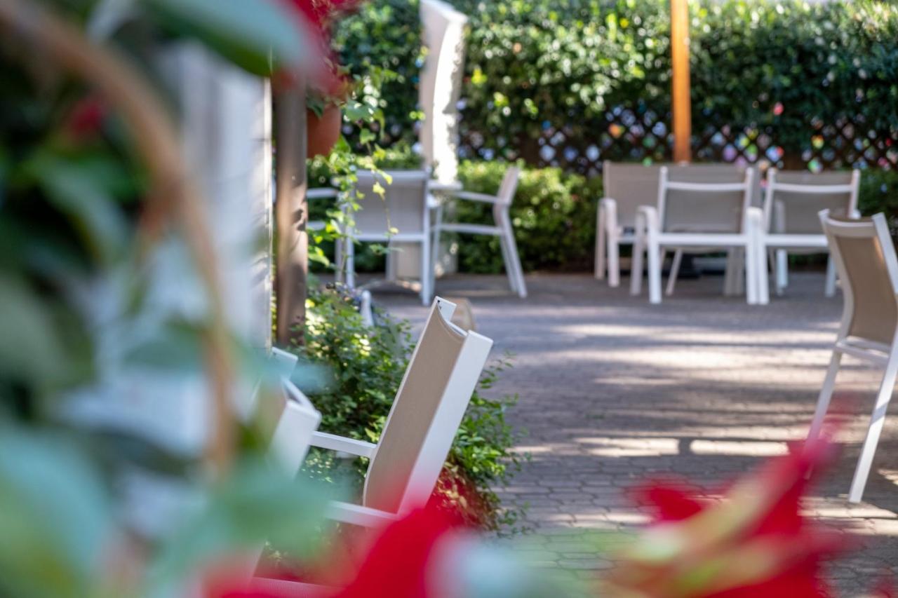 Hotel Orsa Maggiore Milano Marittima Bagian luar foto