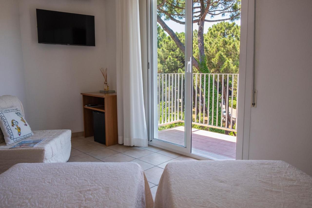 Hotel Orsa Maggiore Milano Marittima Bagian luar foto