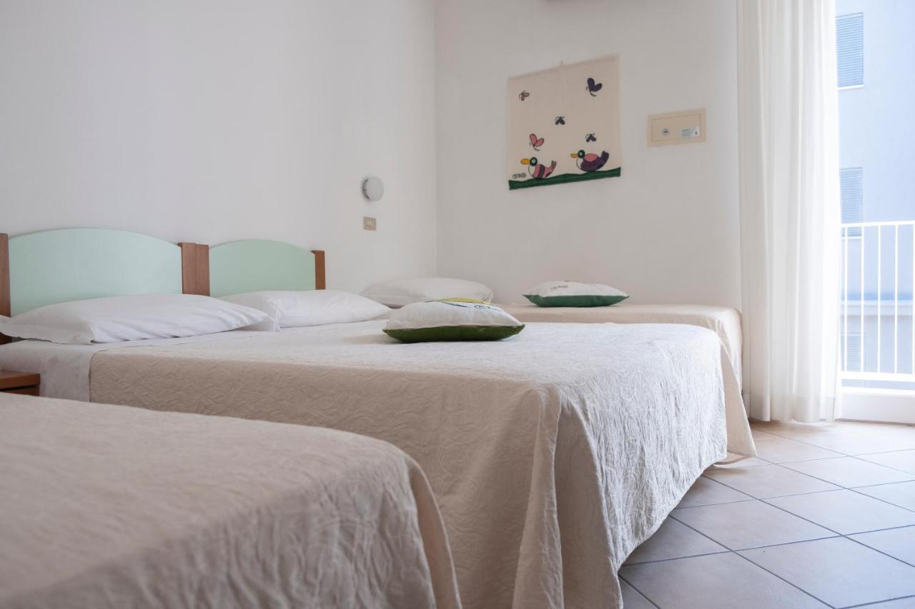 Hotel Orsa Maggiore Milano Marittima Bagian luar foto