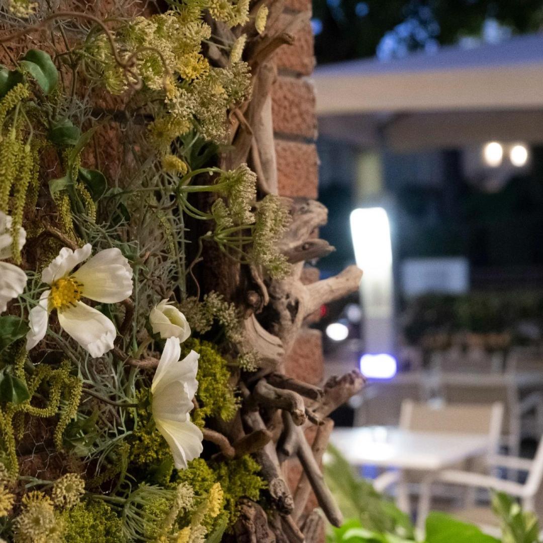 Hotel Orsa Maggiore Milano Marittima Bagian luar foto